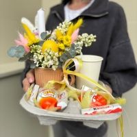 Dăruiește bucurie de Paște cu aranjamente florale pline de suflet