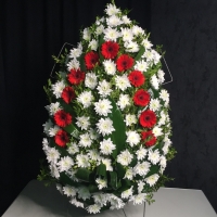 Paștele Blajinilor: alegerea coroanelor și florilor funerare cu respect și grijă